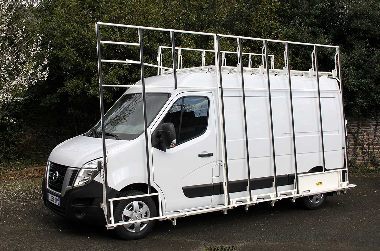 VU nissan équipé transport menuiseries et verres
